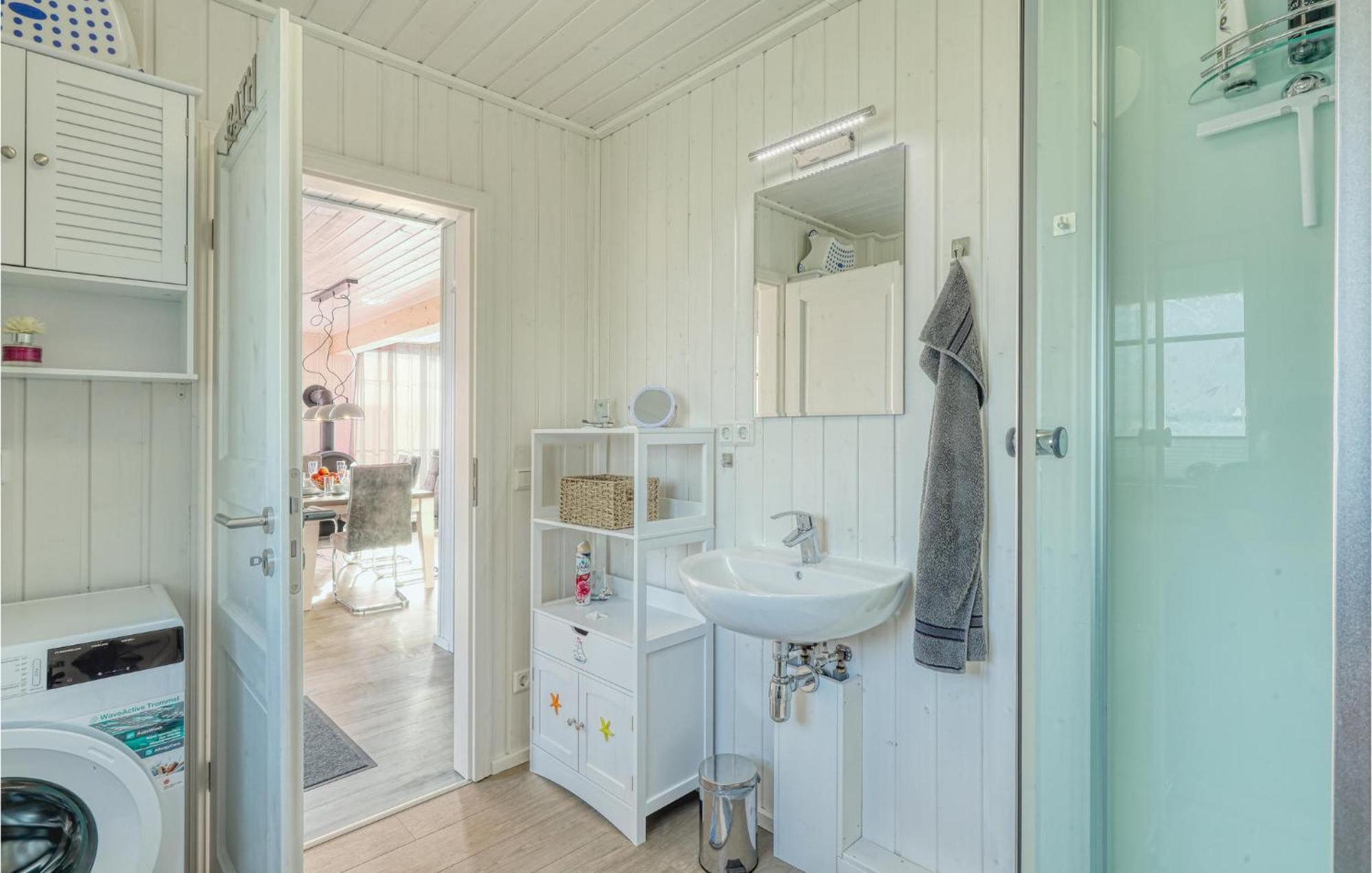 2 Bedroom Nice Home In Zerpenschleuse Bagian luar foto